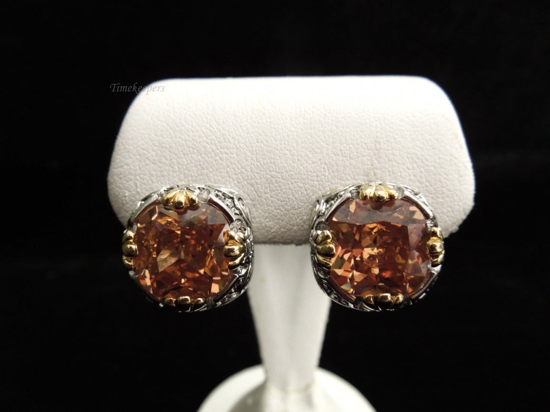 k569 Ladies Pretty Silver Tone Peach Colored Stud Earrings