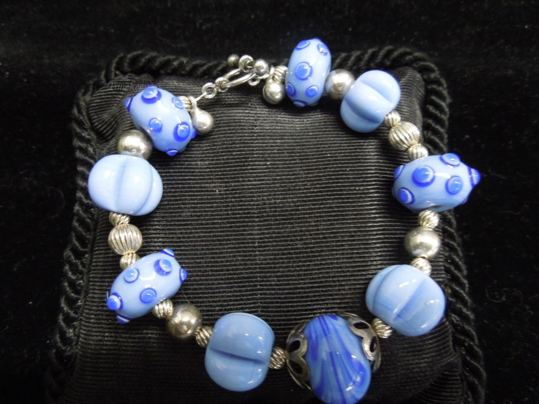 k575 Pretty Silver Tone Purple and Blue Beaded 7" Bracelet