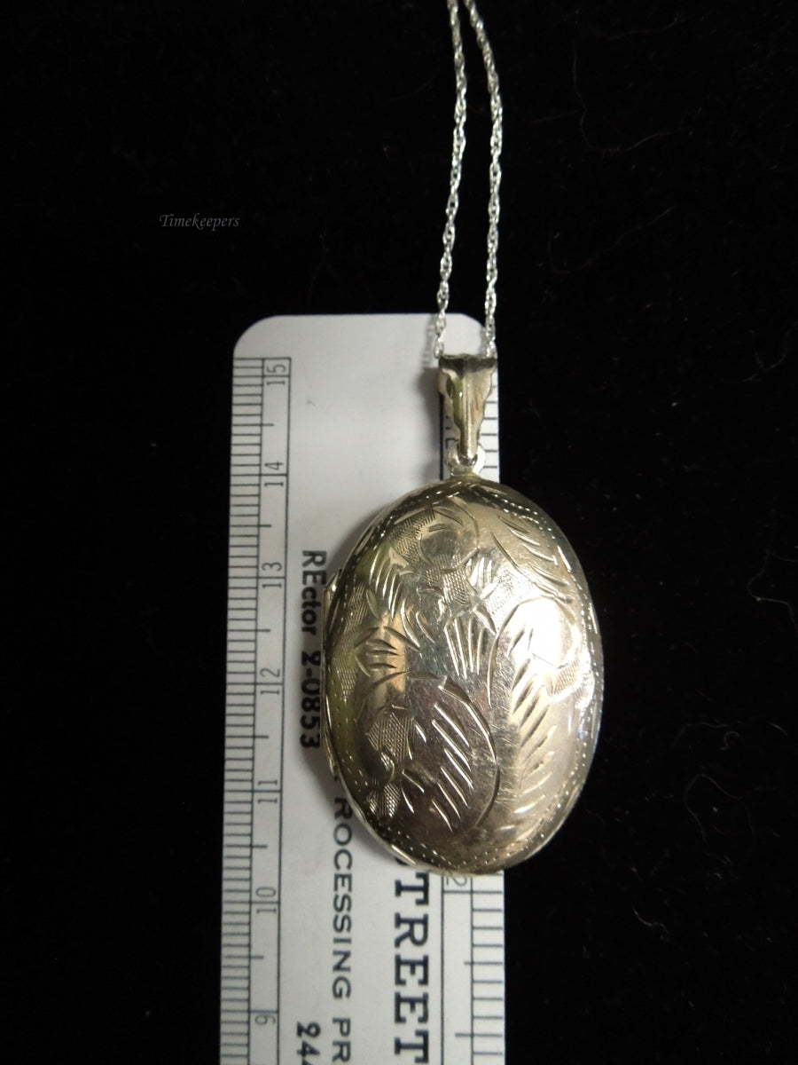 k580 Lovely Ladies Etched Sterling Silver Locket with 16" Link Chain