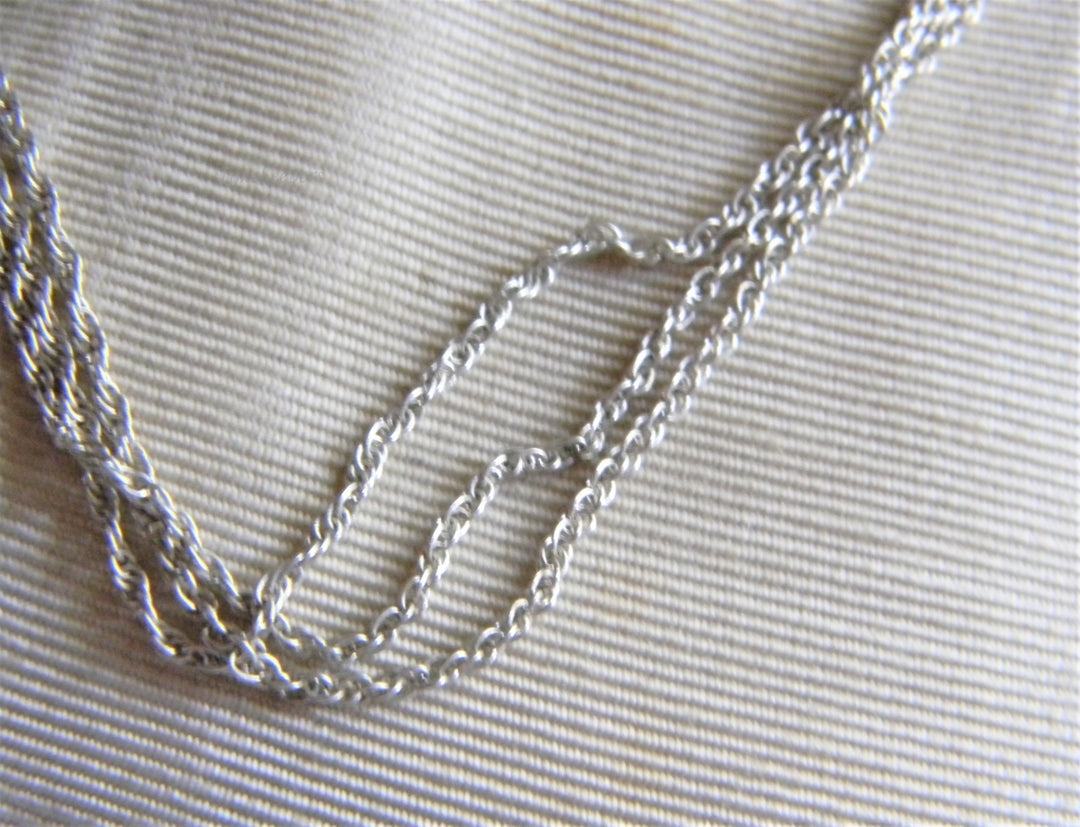 p334 Gorgeous Three Strand Rope Chain Necklace in Silver Tone