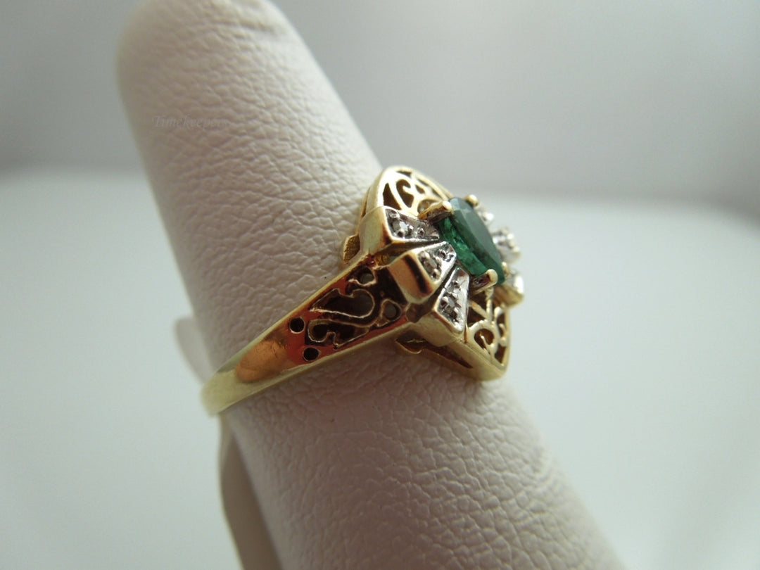 k592 Ladies Pretty Emerald and Diamond Ring in 10kt Yellow Gold Size 5