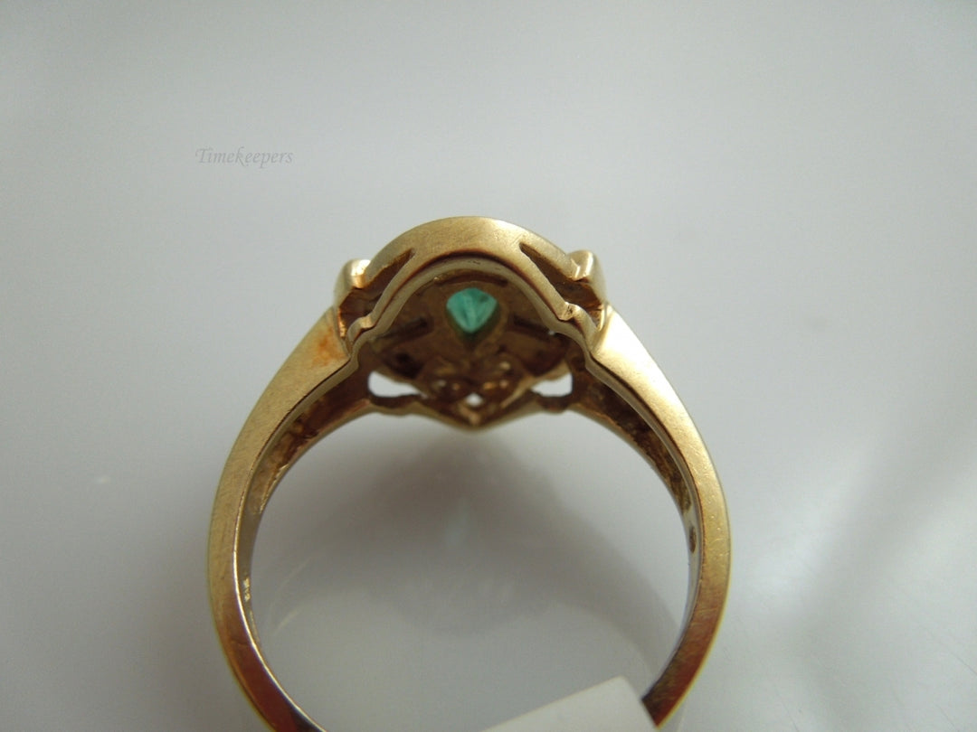 k592 Ladies Pretty Emerald and Diamond Ring in 10kt Yellow Gold Size 5