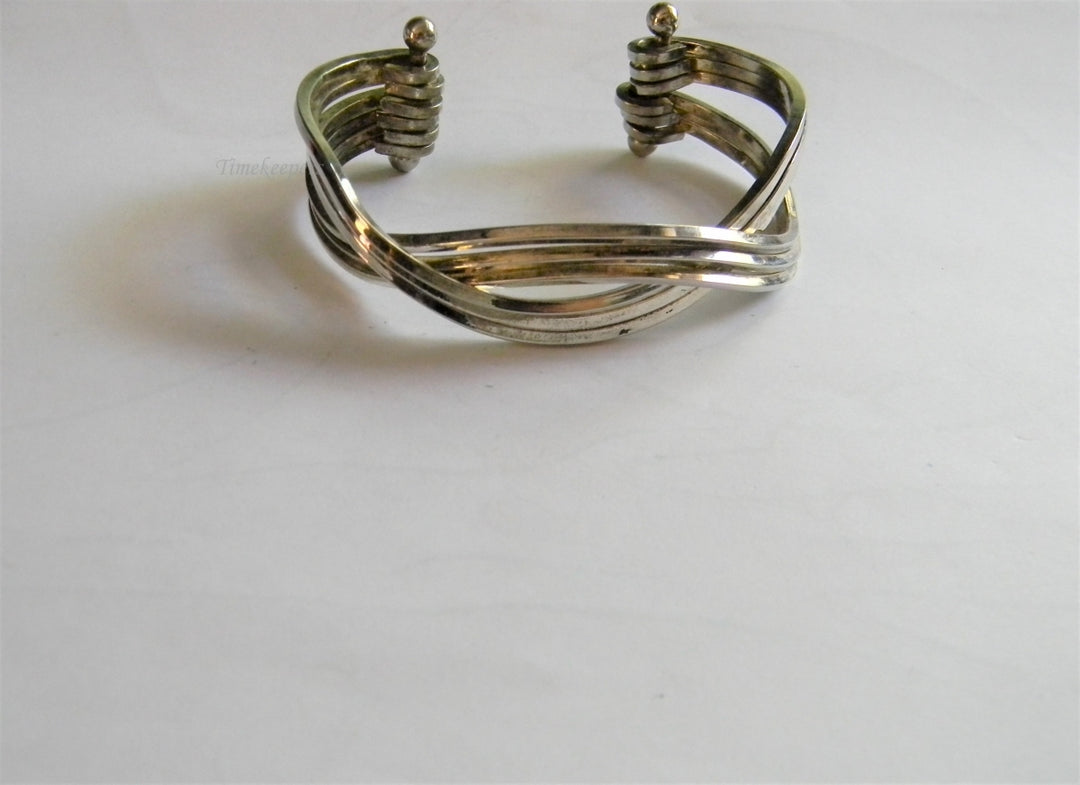 p348 Nice Silver tone Cuff Bracelet Composed of 6 strands Overlapping