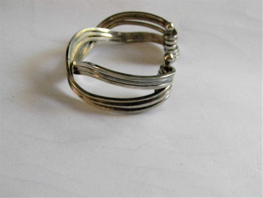 p348 Nice Silver tone Cuff Bracelet Composed of 6 strands Overlapping