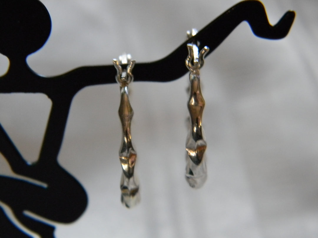 h474 Nice Sterling Silver Hoop Pierced Earrings Geometric design