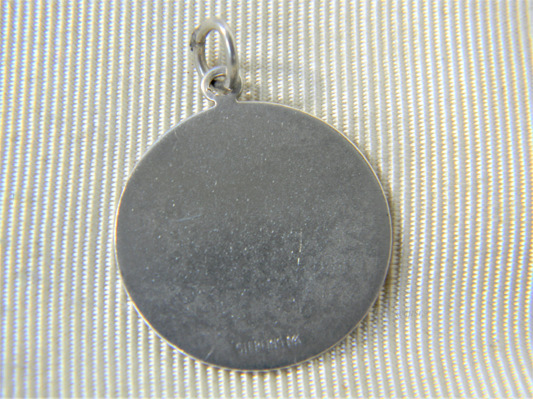 j413 Pretty Vintage Sterling Silver Engraved Round Charm/ Pendant