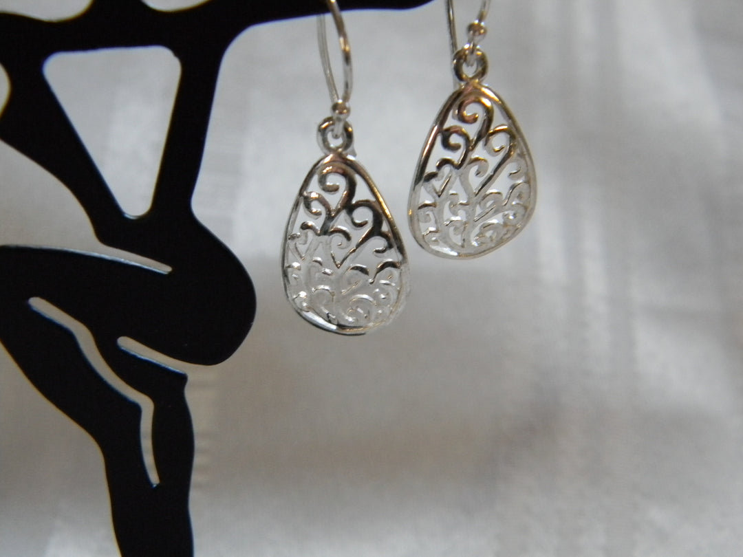 h476 Unique Sterling Silver Filigree Dangle Earrings on French Hooks