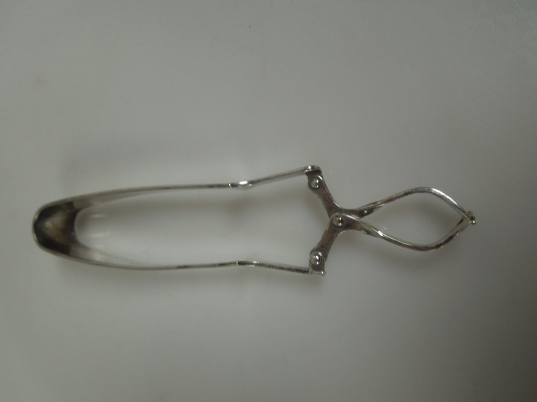 r224 Antique EPNS Silver Plated Pickle, Olive Tongs Made In England