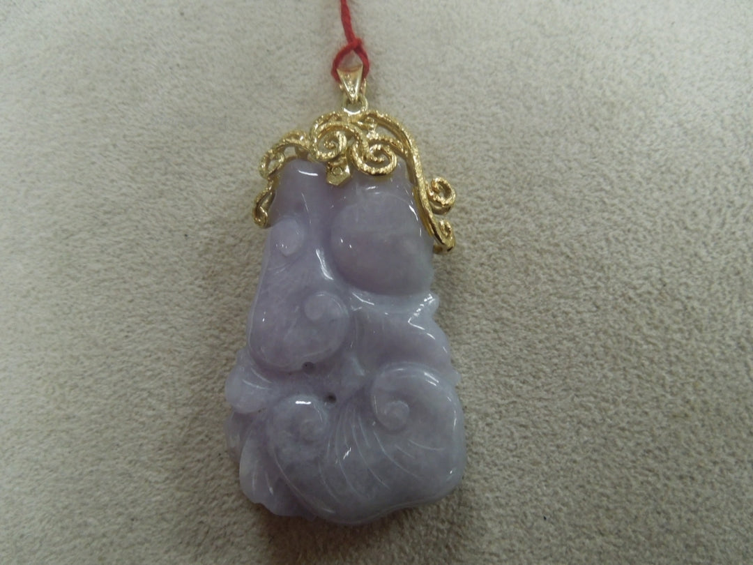 q047 Unique 14kt Yellow Gold Lavender Jade Locket/Pendant /Charm