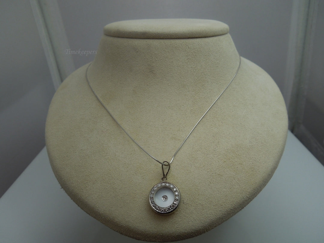 q083 Dazzling 14k White Gold Mother of Pearl Pendant/Necklace 19"