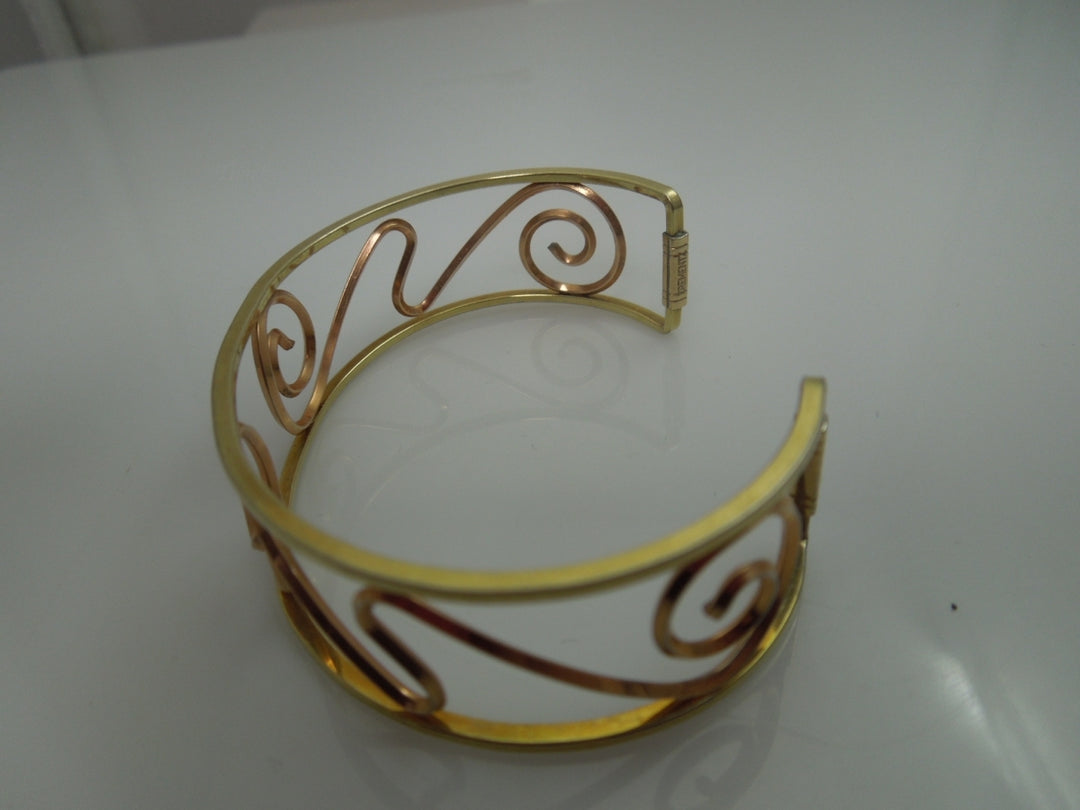 q096 Vintage Krementz Totome Gold Scroll Wire Cuff Bracelet