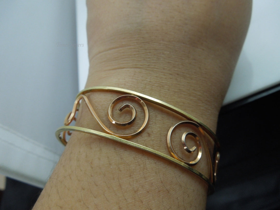 q096 Vintage Krementz Totome Gold Scroll Wire Cuff Bracelet