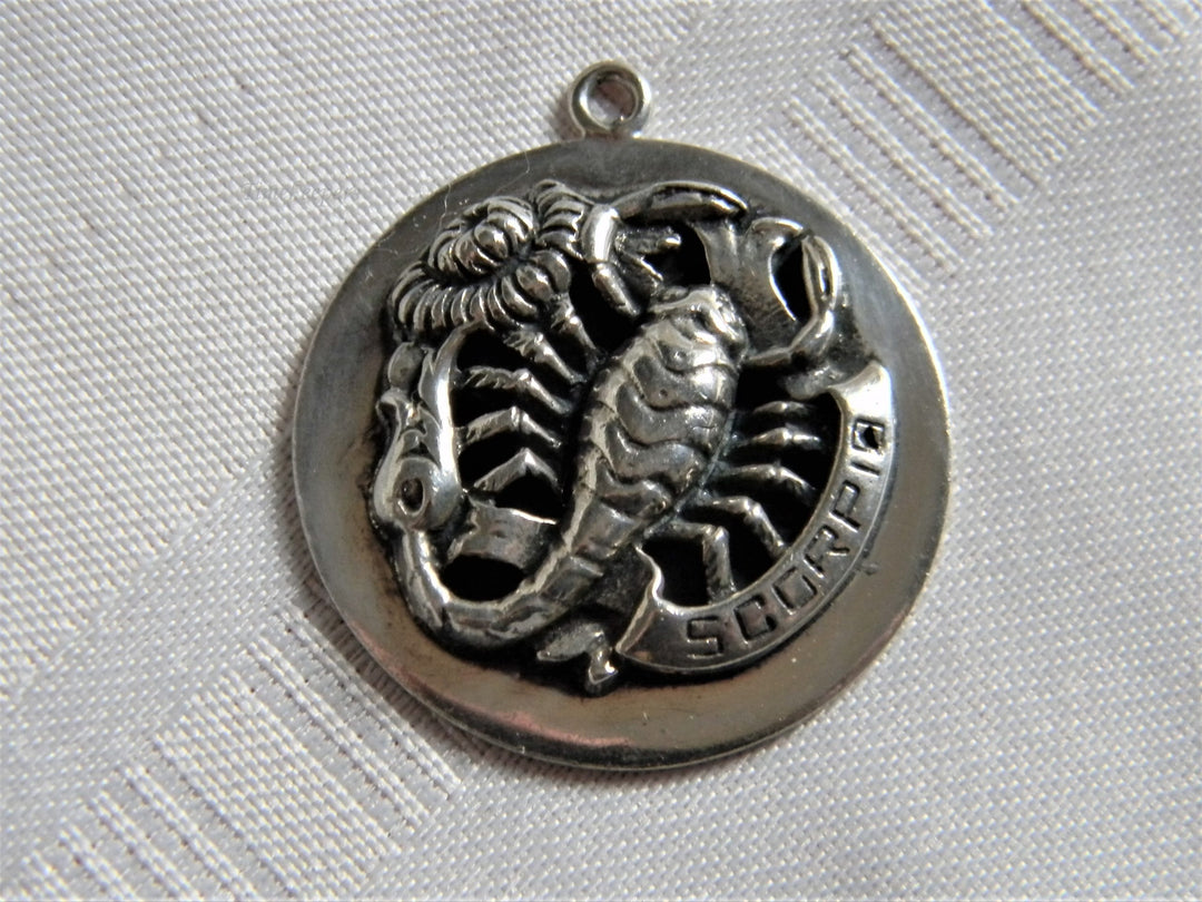 h578 Lovely Zodiac Scorpio Sterling Silver Pendant Charm