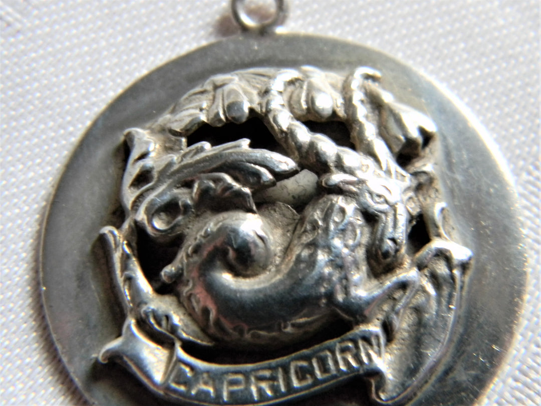 h579 Lovely Zodiac Capricorn Sterling Silver Pendant Charm