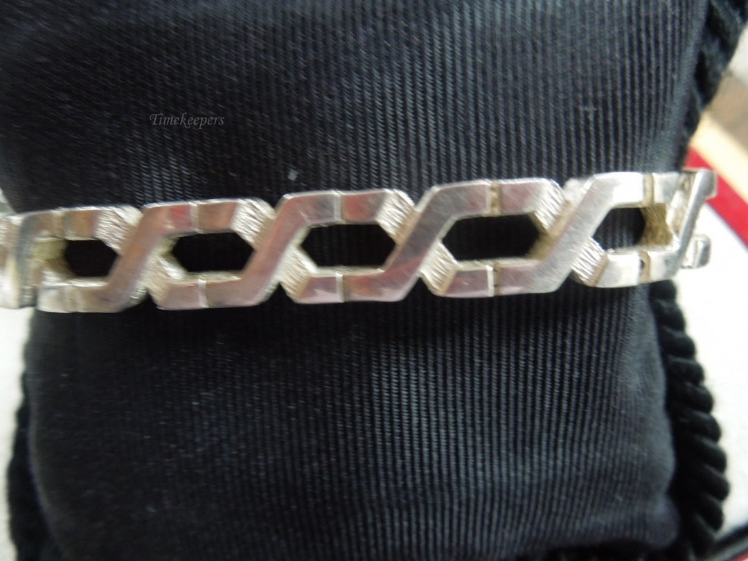 q162 Beautifully Crafted Sterling Silver 925 Bracelet 8"