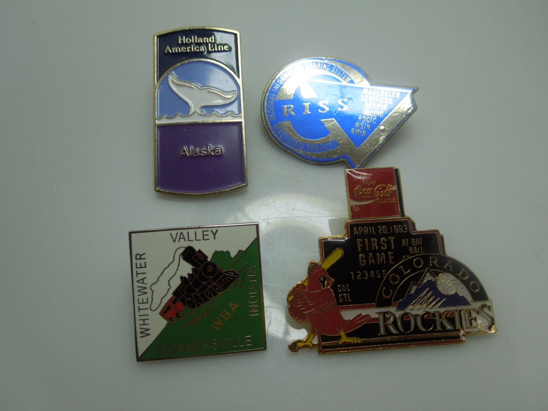 r391 Vintage Set of 4 Lapel Pins Tie Pins USA States RISS Collectibles