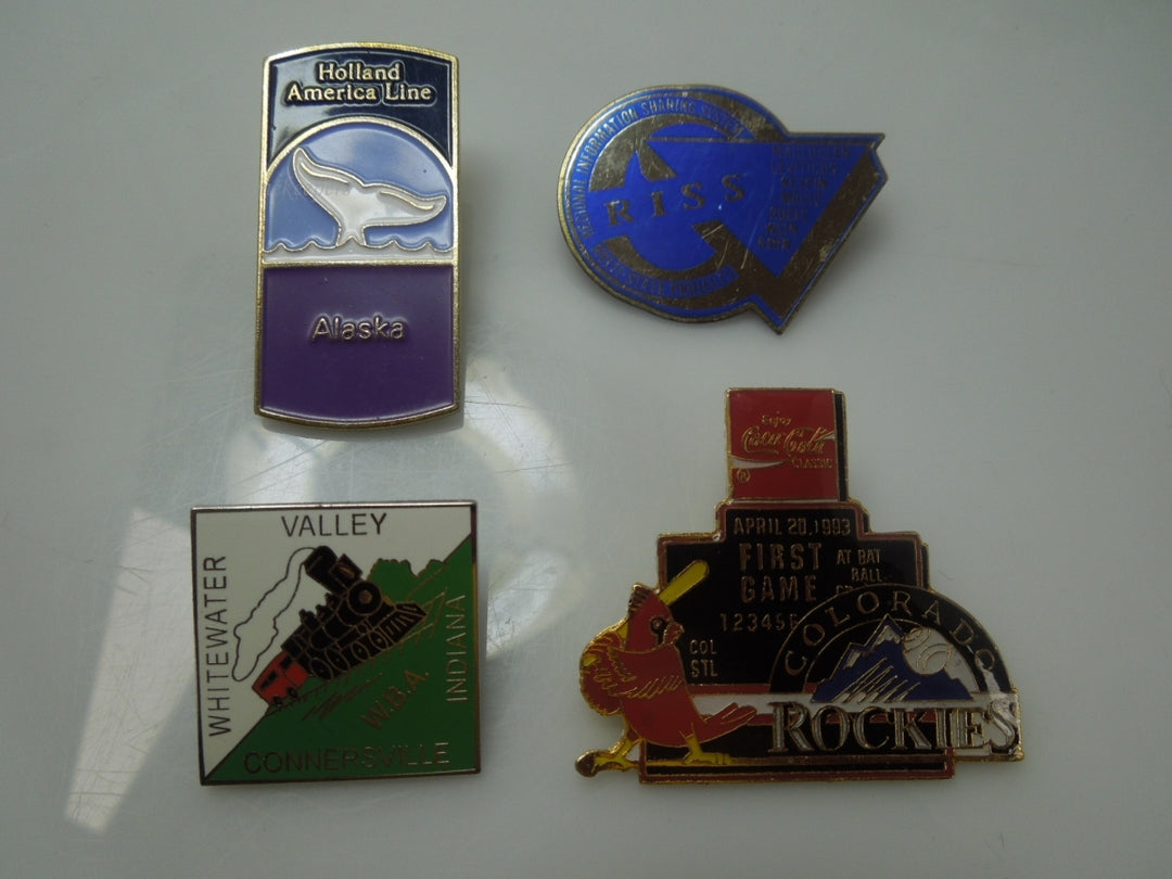 r391 Vintage Set of 4 Lapel Pins Tie Pins USA States RISS Collectibles