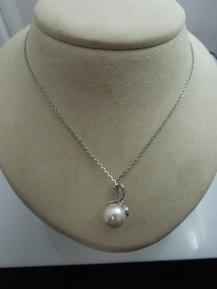 q169 Silver Plated Chain 19" with Beautiful Pearl Pendant