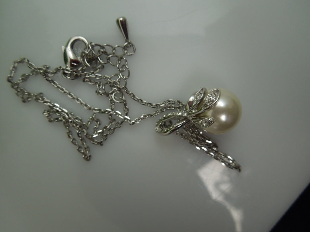 q169 Silver Plated Chain 19" with Beautiful Pearl Pendant