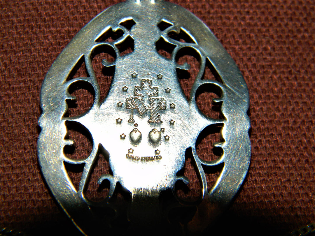 j527 Nice Religious Mother Mary Catholic Medal Pendant in Sterling Silver