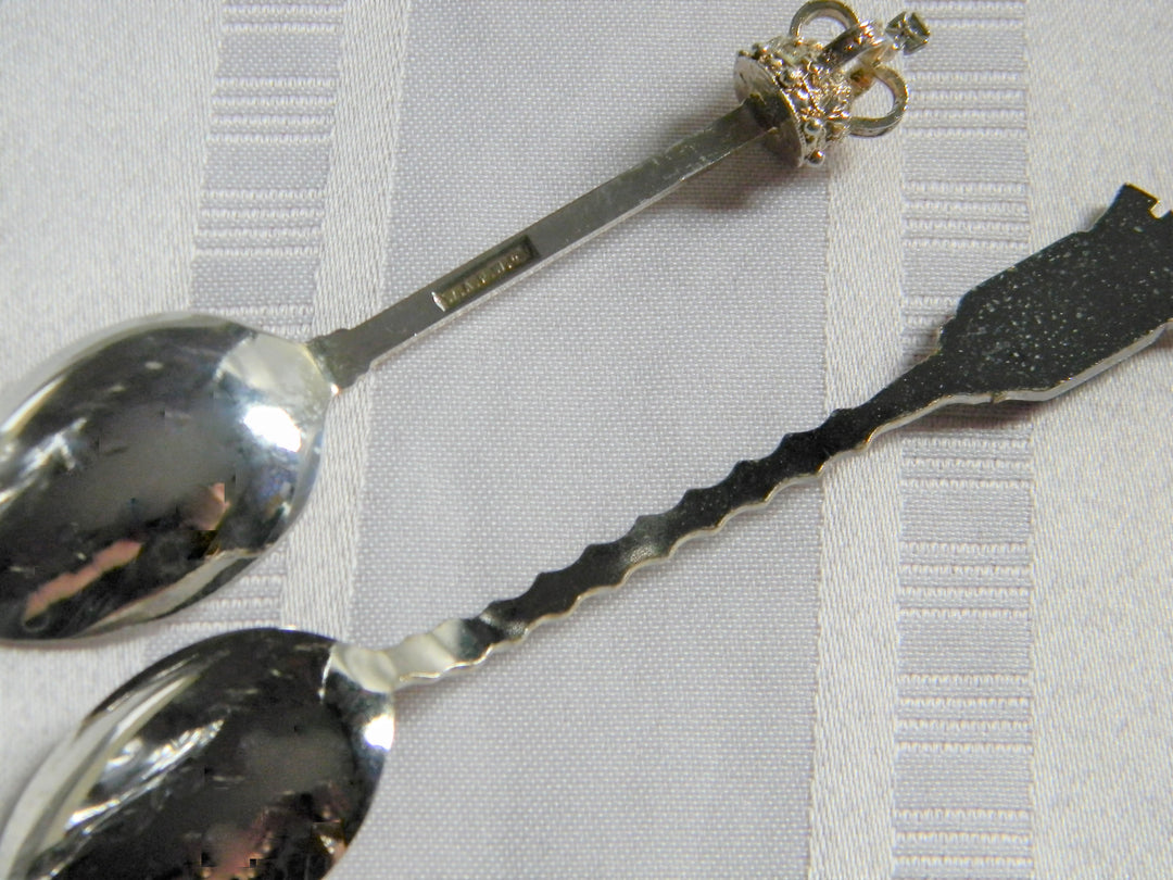 h601 Set of 2 Vintage Collectible Spoon From England and France in Box