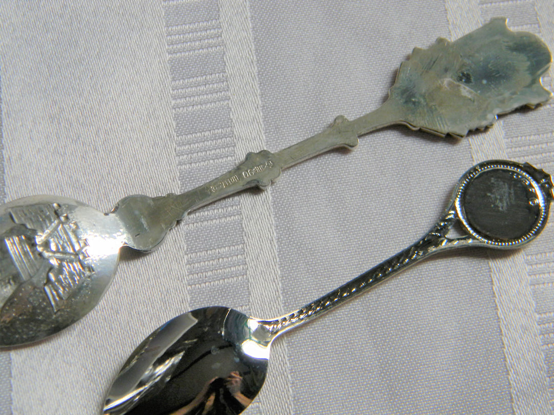 h602 Set of 2 Vintage Collectible Spoons From Niagara Falls and Bicentennial