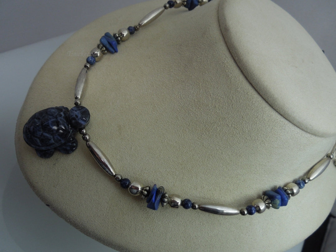 q186 Beautiful Sodalite Turtle with Lapis Lazuli Stones Silver Tone Necklace 23"