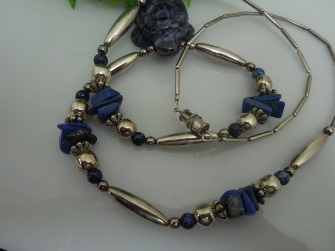 q186 Beautiful Sodalite Turtle with Lapis Lazuli Stones Silver Tone Necklace 23"