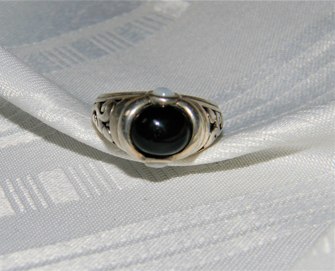 j531 Beautiful Vintage Sterling Silver Black Onyx Ring Size 9