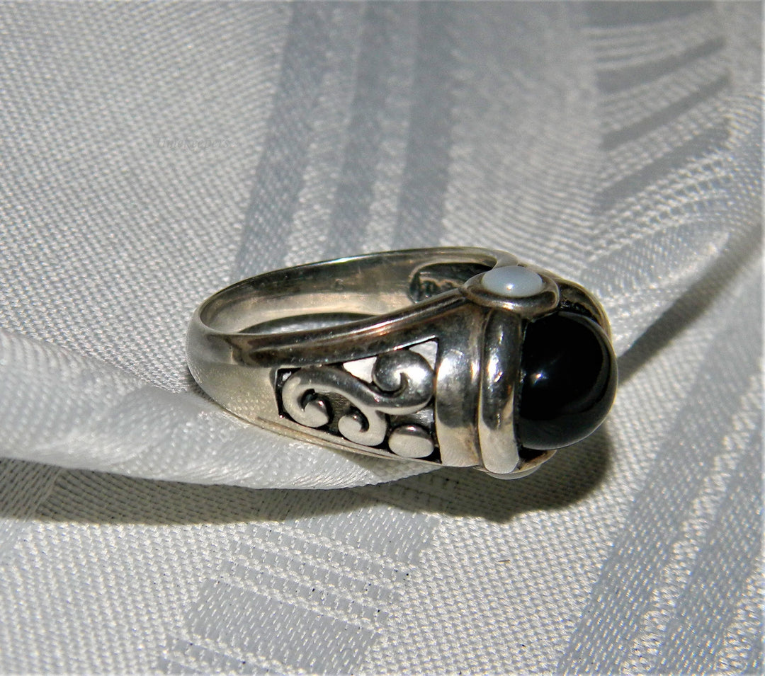 j531 Beautiful Vintage Sterling Silver Black Onyx Ring Size 9