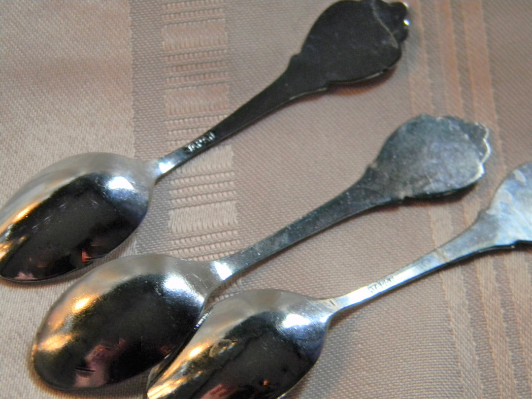 h606 Set of 3 Vintage Collectible Spoons Las Vegas, Arizona, New Mexico