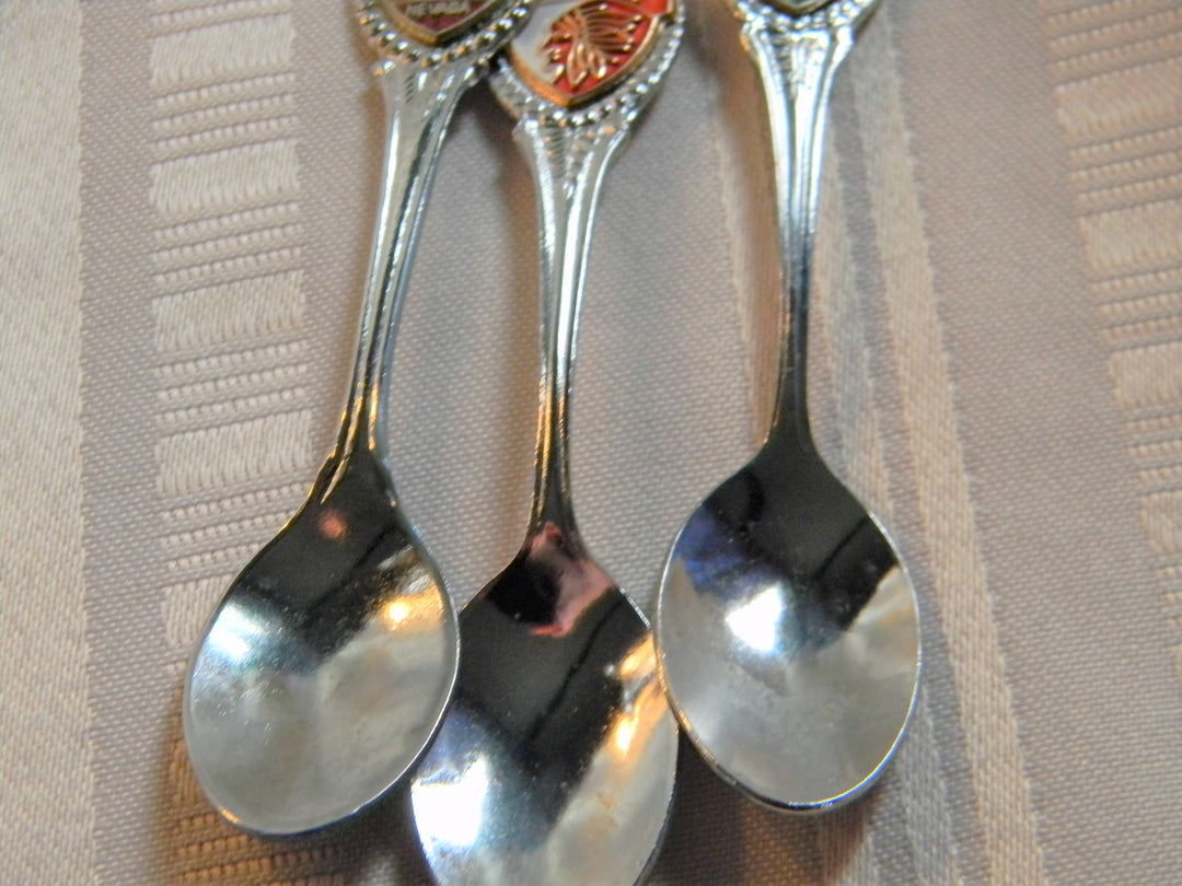 h606 Set of 3 Vintage Collectible Spoons Las Vegas, Arizona, New Mexico