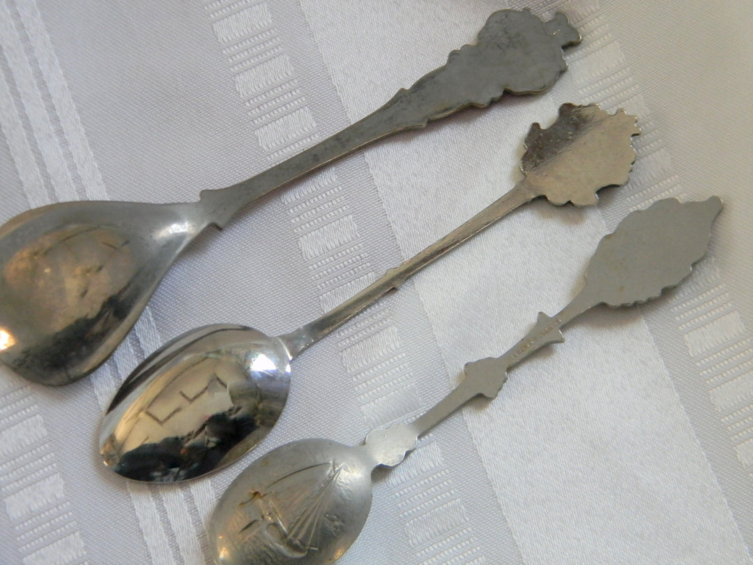 h612 Set of 3 Collectible Spoons Bruxelles, Edinburgh, Holland Wind Mill