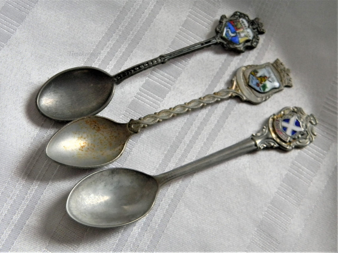 h614 Set of 3 Collectible Spoons Scotland, Holland, Venezuela