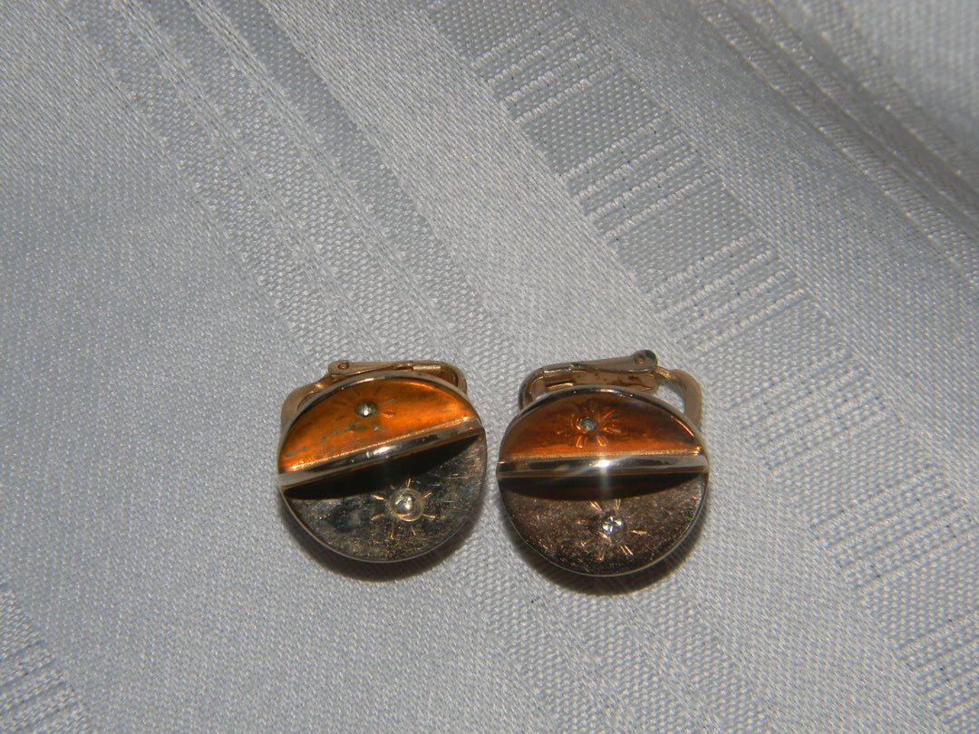 j544 Vintage Unique Rhinestone Castlemark Clip on Earrings in Gold Tone