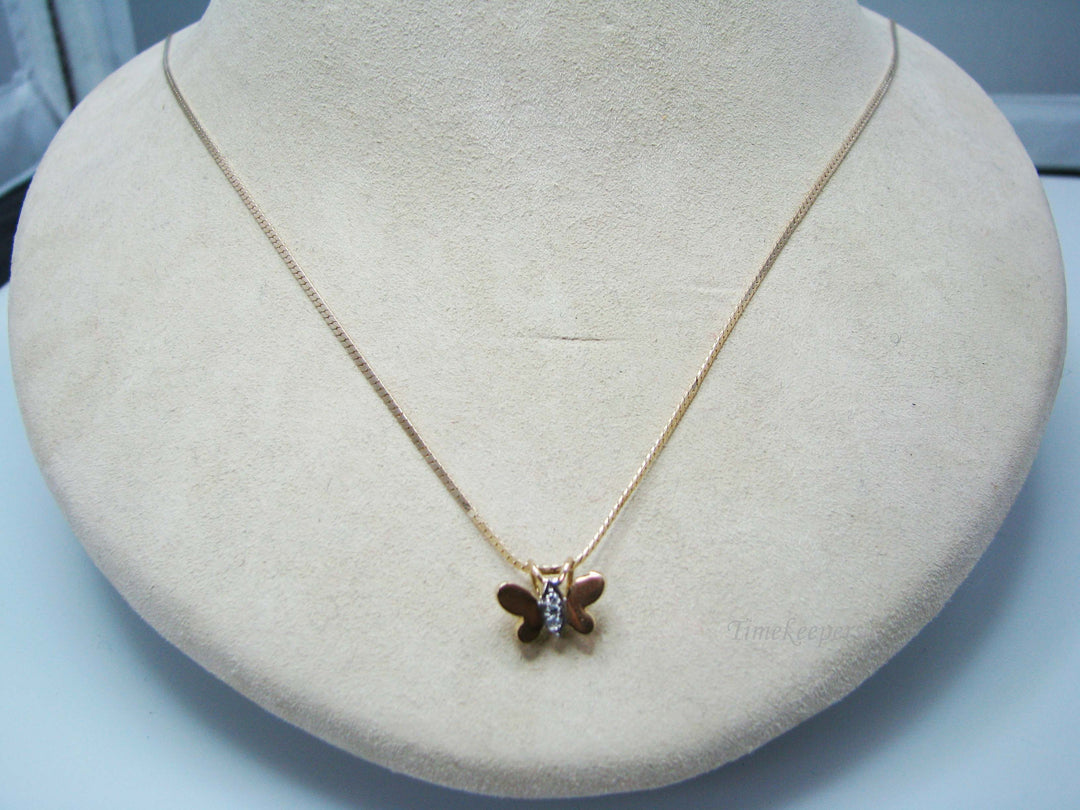 b158 Adorable 14k Butterfly pendant with 20" chain