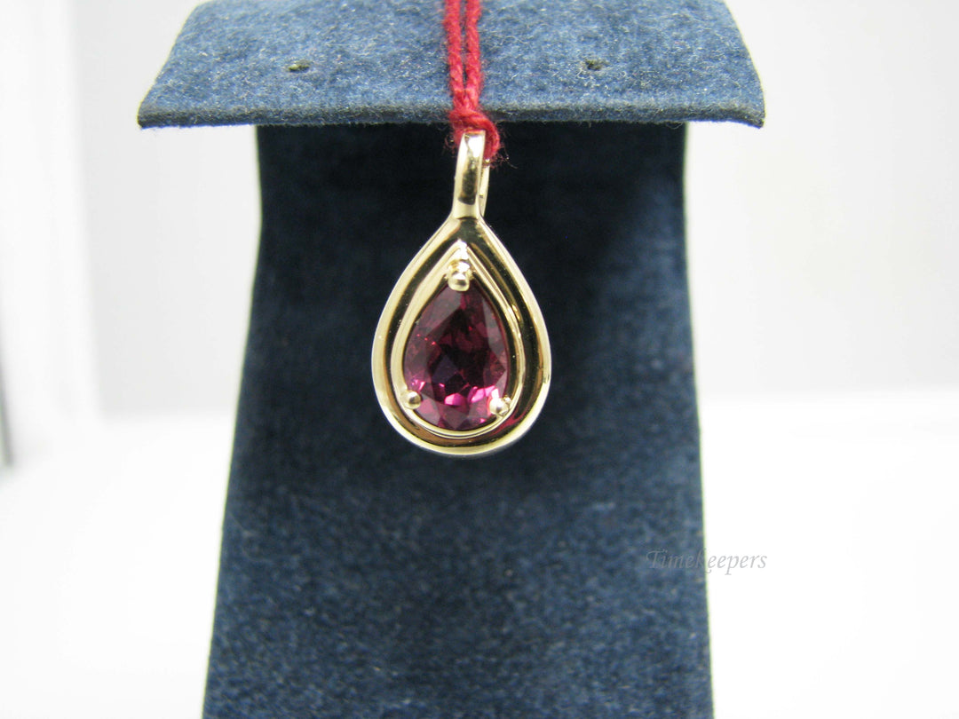 b168 14kt Pear shaped Synthetic Ruby