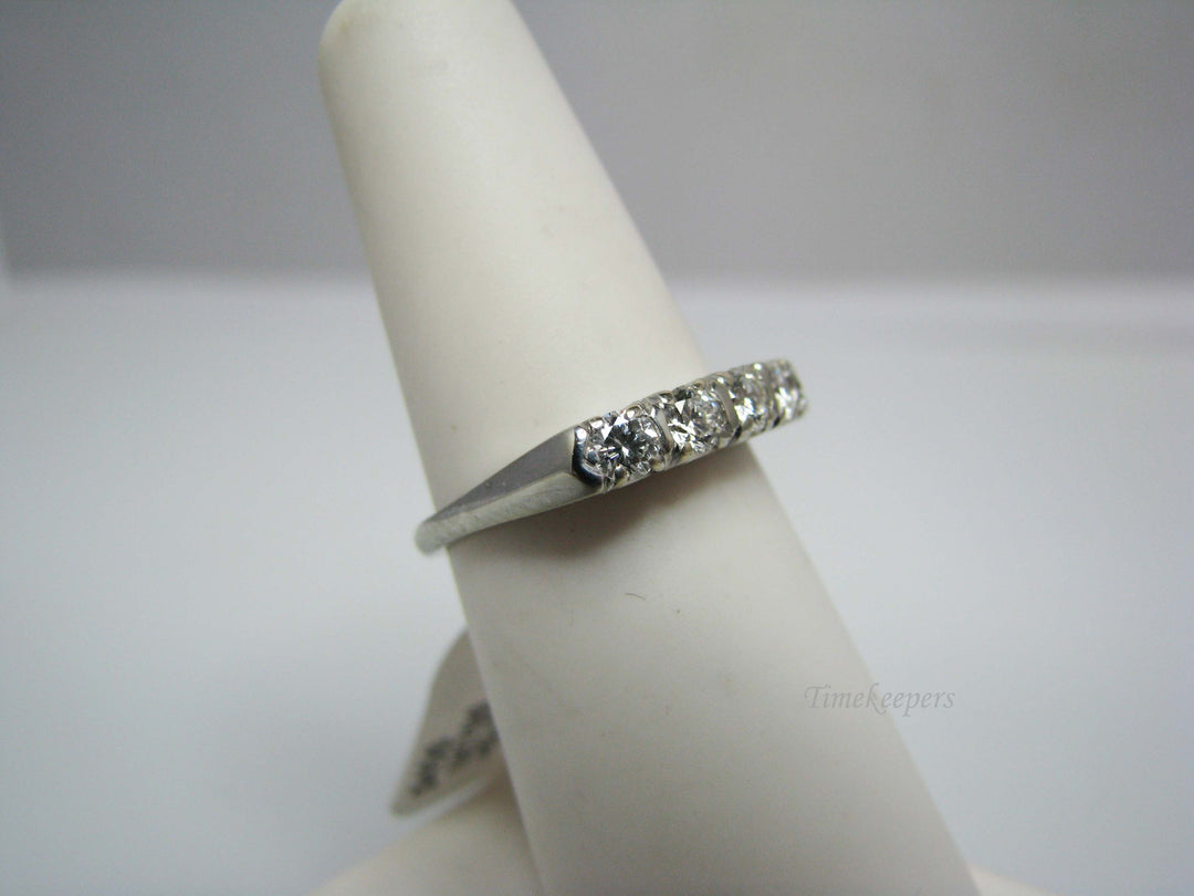 b169 10kt White Gold Diamond Wedding band