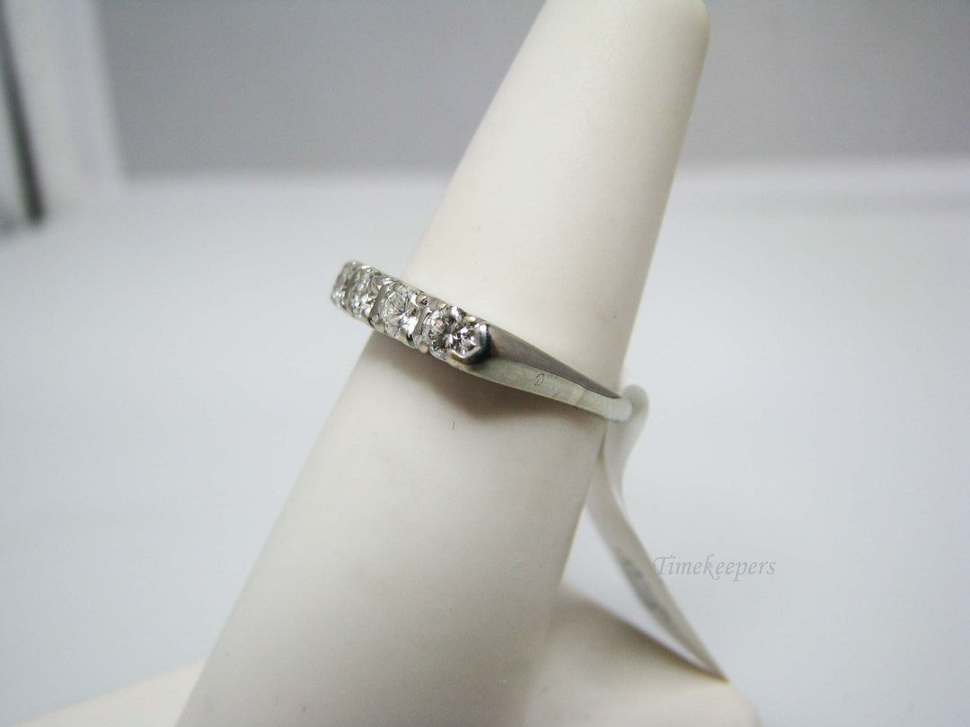 b169 10kt White Gold Diamond Wedding band