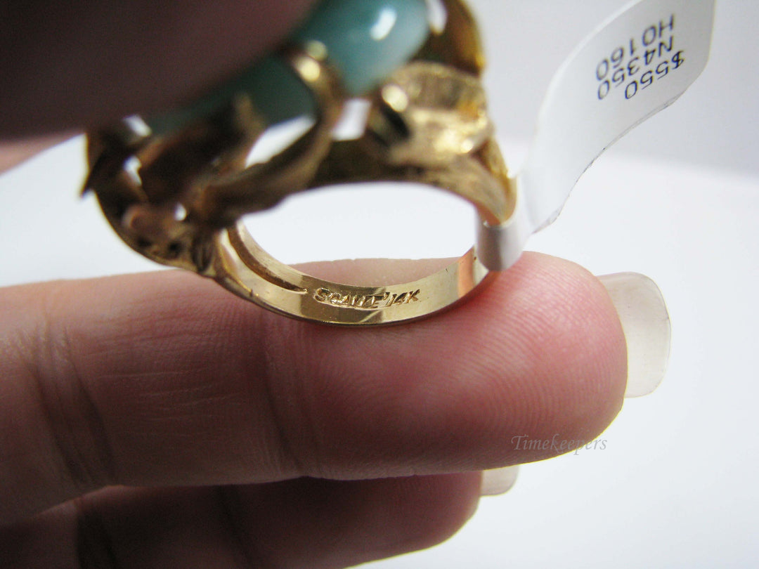 b207 Beautiful 14kt Yellow Gold Jade? ring