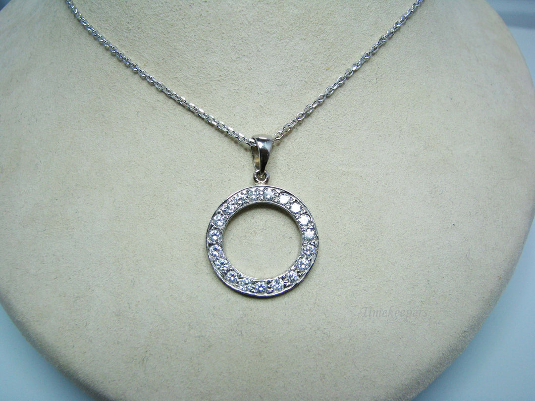 b215 Beautiful 10kt White Gold Diamond Pendant on a 14kt White Gold necklace