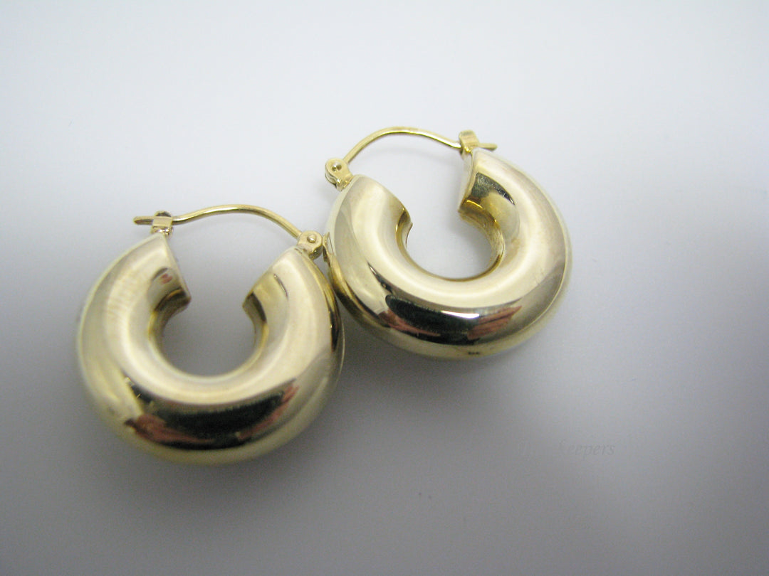 c879 Beautiful 14k Two Tone Gold Hoop Earrings with Clear Stones