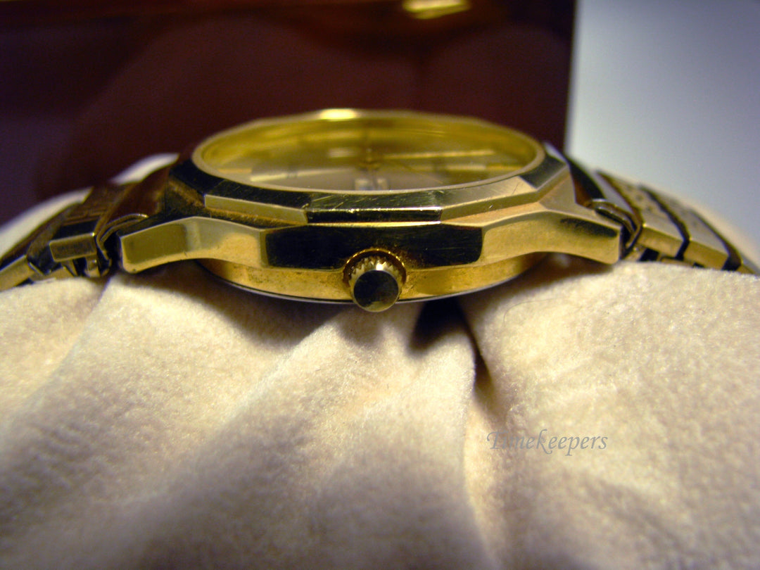 c902 Retro Gruen Quartz Watch with Day and Date in Gold Tone