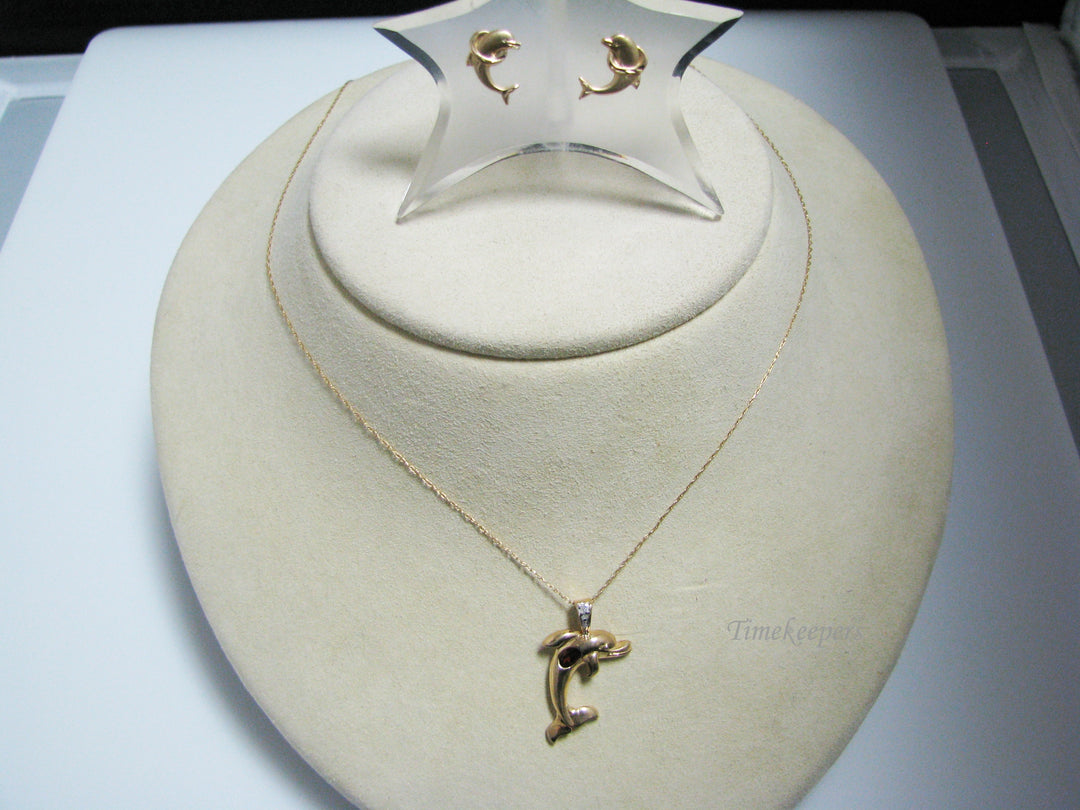 c915 Unique Dolphin Pendant with Dolphin Pierced Earrings in Gold