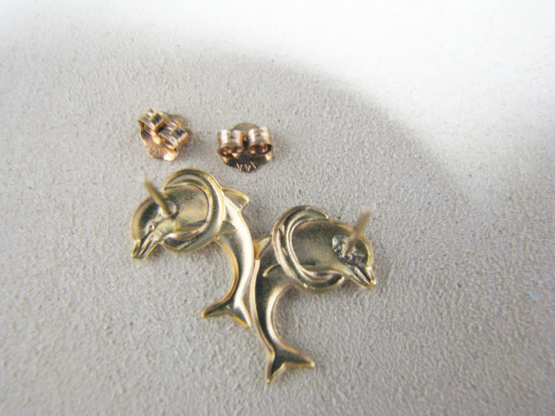 c915 Unique Dolphin Pendant with Dolphin Pierced Earrings in Gold