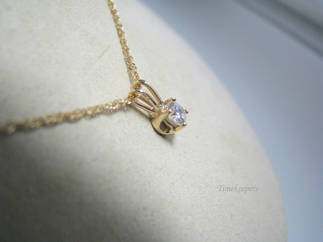 c924 Lovely Simple Elegant Single CZ Pendant on 16" Chain all in 14k Gold