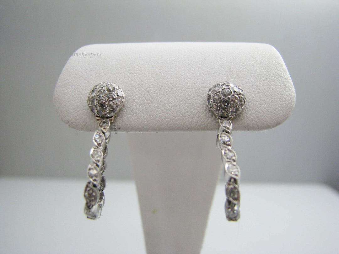 b524 Gorgeous 18kt White Gold Hanging Diamond Earrings