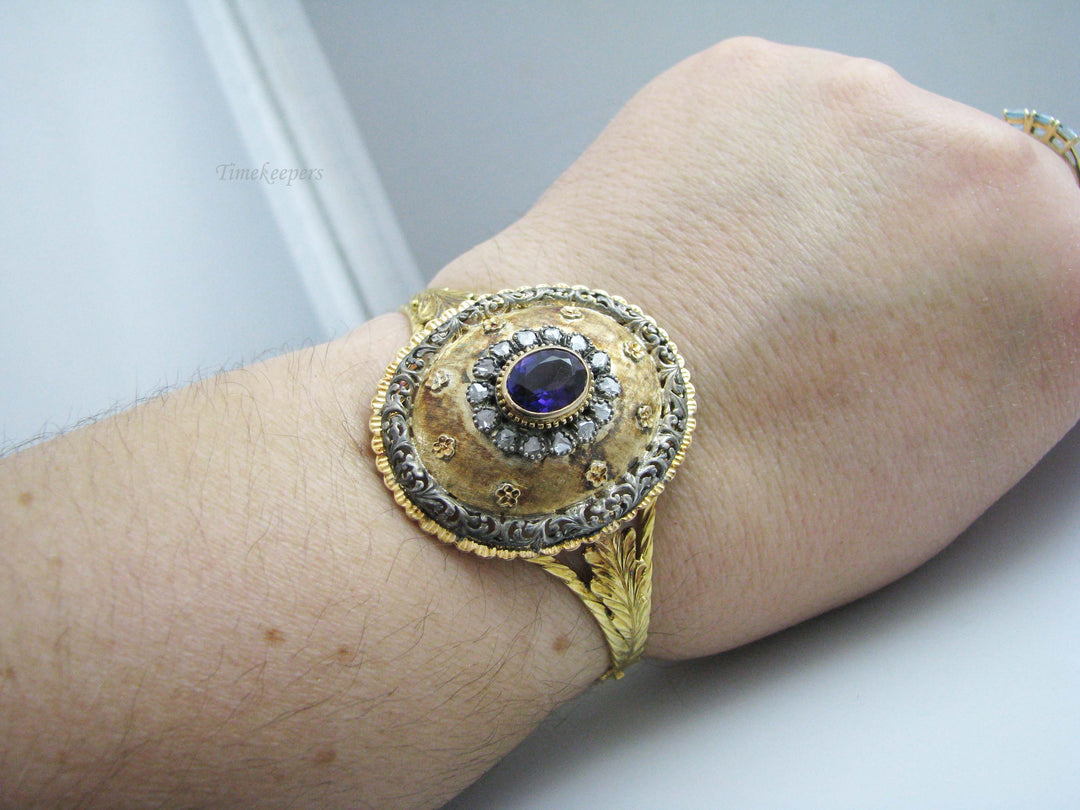 b584 Stunning 18kt Yellow Gold Amethyst and Diamond Hinged Bangle Bracelet