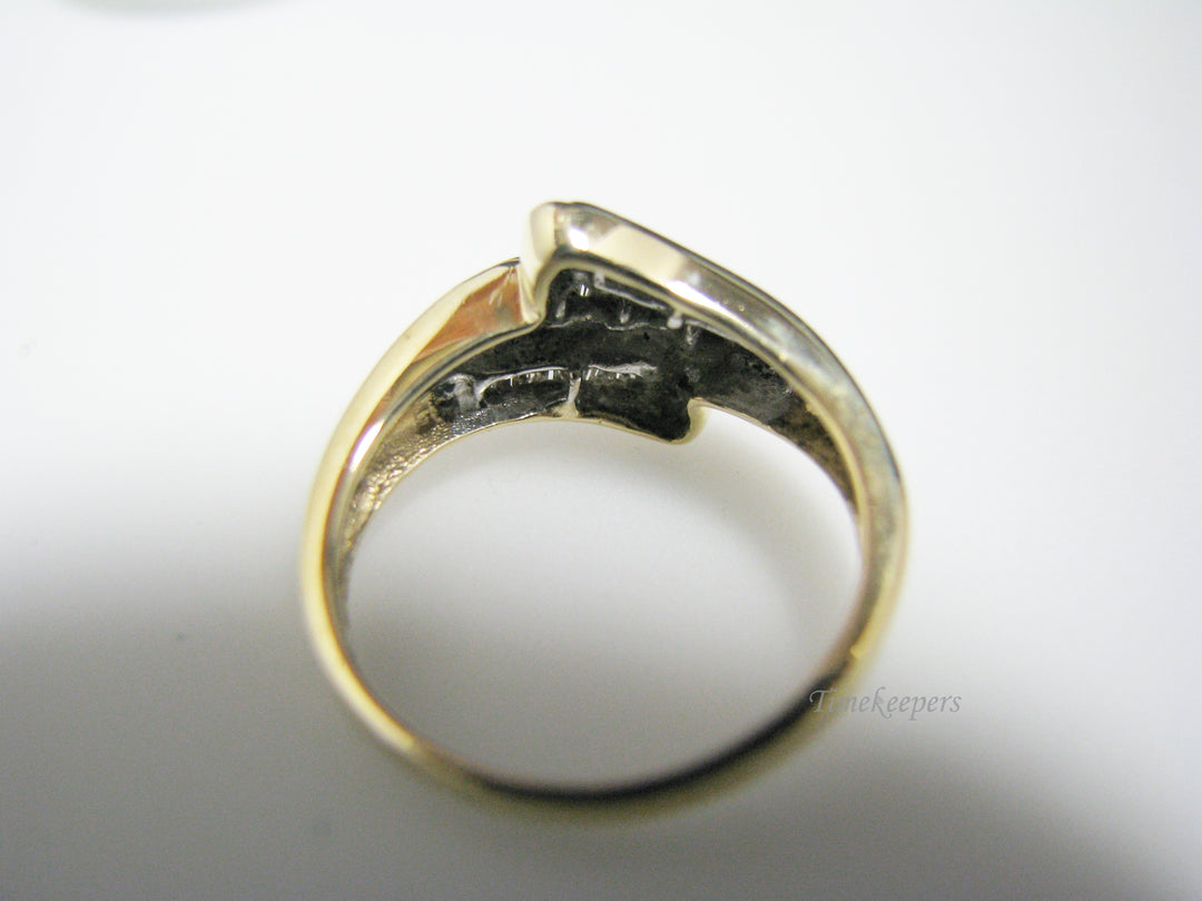 c962 Gorgeous Multi Baguette Diamond 10K Yellow Gold Ring