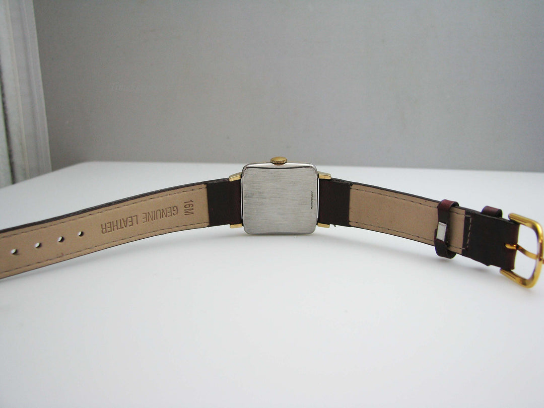 f051 Vintage Elgin 554 15J Mechanical Men's Wrist Watch